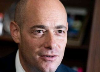 Encampment of Anti-Israel Agitators Outside Jewish Dem Rep’s Home Before Oct 7 Hamas Attack Anniversary news-07102024-205352