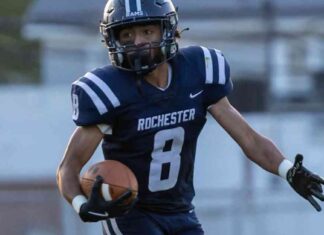 High School Football Player Collapses After Helmet Hit: What Happened? news-09102024-065135