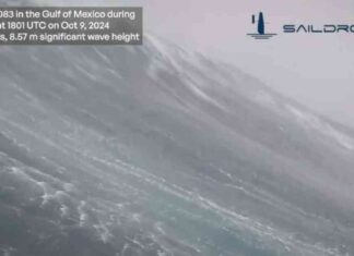 Capturing a Massive 28-Foot Wave Inside Hurricane Milton: Video news-10102024-195744