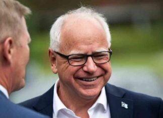 Minnesota Governor Tim Walz Reverses Stance on Electoral College Elimination news-11102024-121327