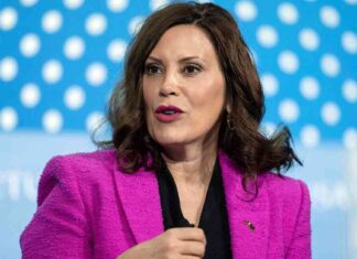 Gretchen Whitmer Apologizes for Controversial Video with Kneeling Podcaster news-13102024-100141