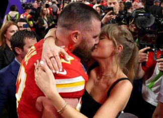 Travis Kelce Earns Praise from Pat McAfee for Handling Spotlight Amid Relationship with Taylor Swift news-16102024-200355