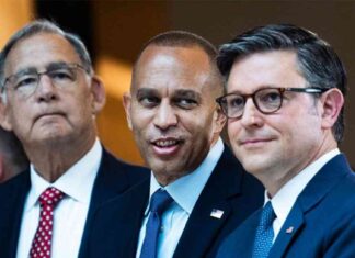 House Democrats File Lawsuit Against FEC for GOP Campaign Exploitation news-18102024-194548