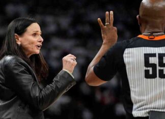 Liberty Coach Criticizes WNBA Officiating After Game 4 Loss: Seeking Fairness news-19102024-165034