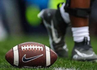 Dominant Pennsylvania High School Football Team Overpowers Opponent with Just 11 Players news-21102024-024557