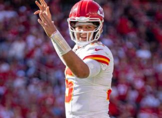 Chiefs Maintain Undefeated Status with Victory Over 49ers in Super Bowl Rematch news-21102024-034635