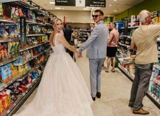 Capturing Love: Newlyweds Take Wedding Photos in Grocery Store Aisle news-24102024-223424