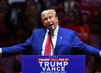 Trump’s Strategic Last-Minute Stops in Blue-Leaning States Ahead of Election Day news-28102024-222915