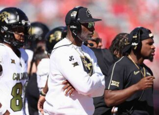 Atheist Group Calls for End to Pre-Game Prayers with Coach Deion Sanders news-02112024-185256