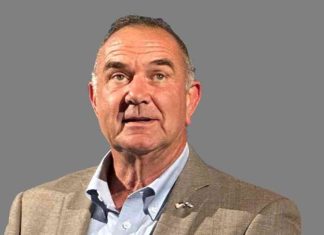 Missouri Governor Election: Mike Kehoe Projected as Winner news-06112024-045600