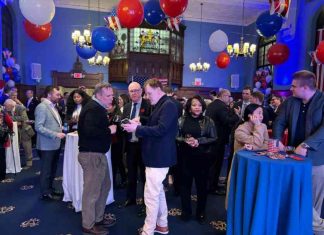 Toronto Watch Parties for U.S. Election Results: Americans and Canadians Await Outcome news-06112024-075916