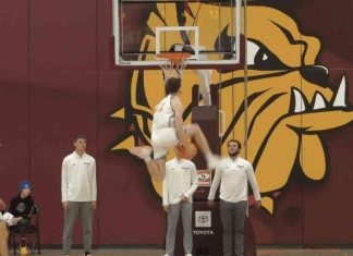 UMD Men’s Basketball Dominates in Season Opener news-09112024-080111