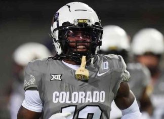 Travis Hunter Reacts to Tortilla Thrown on Field at Texas Tech news-10112024-051153