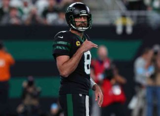 Aaron Rodgers Returns to Peak Health for Jets vs. Cardinals Game news-10112024-211359