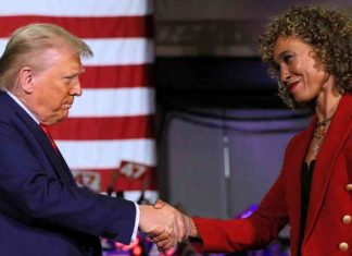 Sage Steele Denies Rumors of Becoming Trump Press Secretary news-15112024-171848