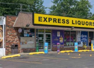 West Peoria Store Banned from Selling Alcohol Due to Violations news-28112024-023343