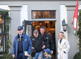 Biden Spotted with Controversial Book on Israel during Black Friday Outing news-30112024-115327