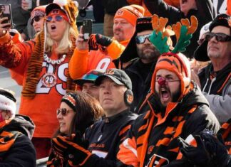 Cincinnati Bengals Fan Wins Free Pizza for Stadium as Team Keeps Playoff Hopes Alive cincinnati-bengals-fan-wins-free-pizza-for-stadium-as-team-keeps-playoff-hopes-alive