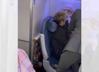 FBI Apprehends Delta Stowaway at JFK Airport in New York fb-apprehends-delta-stowaway-at-jfk-airport-in-new-york