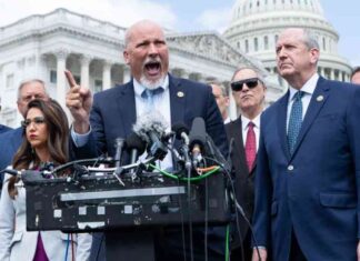 GOP Rebels Clash Over Biden’s $98B Disaster Aid Request gop-rebels-clash-over-bidens-98b-disaster-aid-request