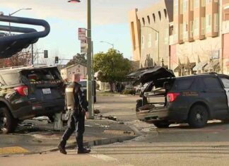 Multi-Vehicle Crash Involving Police Vehicles Injures Several People in California City multi-vehicle-crash-nvolving-police-vehicles-njures-several-people-in-california-city