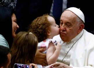 Pope Francis Launches Holy Year at Vatican with 32 Million Visitors Expected pope-francis-launches-holy-year-at-vatican-with-32-million-visitors-expected