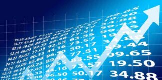 realty-ncome-board-member-sells-70k-in-company-stock-nyseo-trading-activity