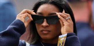 simone-biles-wows-in-epic-outfit-at-bears-home-finale