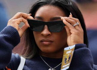 Simone Biles Wows in Epic Outfit at Bears’ Home Finale simone-biles-wows-in-epic-outfit-at-bears-home-finale