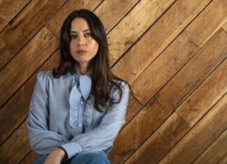 Aubrey Plaza Opens Up About Husband’s Tragic Death aubrey-plaza-opens-up-about-husbands-tragic-death