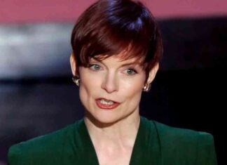 Costume designer Sandy Powell wins Oscar over Colleen Atwood costume-designer-sandy-powell-wins-oscar-over-colleen-atwood