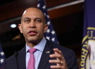 Democrats Deny Election Fraud Claims Despite Past Statements – Jeffries’ Remarks Compared democrats-deny-election-fraud-claims-despite-past-statements-jeffries-remarks-compared
