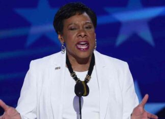 Empowering Teachers: Opposing Trump and Supporting Students in US Illegally empowering-teachers-opposing-trump-and-supporting-students-in-us-llegally