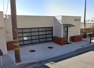 Powerball Jackpot Winner Loses Home in L.A. County Wildfire powerball-jackpot-winner-loses-home-in-la-county-wildfire