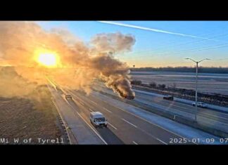 Vehicle Fire on I-90 in Suburbs Causes Massive Smoke Clouds vehicle-fire-on-90-in-suburbs-causes-massive-smoke-clouds