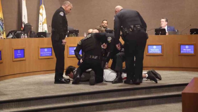 chris-kluwe-on-arrest-over-maga-library-plaque