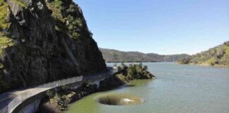 glory-hole-spillway-in-northern-california-utilized-after-years