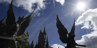 jury-awards-725-million-to-woman-njured-on-harry-potter-ride