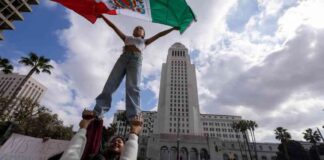 la-students-join-mmigration-protests-vandalism-lapd-reports