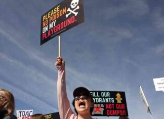 Protest Against Fire Debris Disposal at Calabasas Landfill protest-against-fire-debris-disposal-at-calabasas-landfill