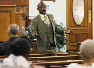 Churchgoers in Altadena discover faith through community service. churchgoers-in-altadena-discover-faith-through-community-service