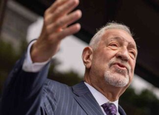 L.A. Celebrity Attorney Accused in Jewelry Designer’s ‘Fraud’ Lawsuit la-celebrity-attorney-accused-in-jewelry-designers-fraud-lawsuit