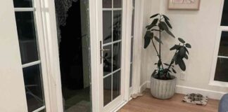 podcast-hosts-frustration-waiting-on-hold-for-emergency-services