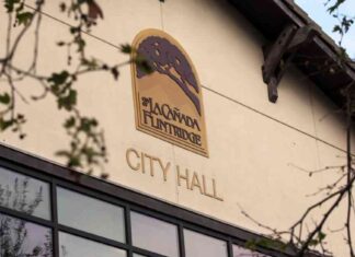 Ex-La Cañada Flintridge Official Charged with Insurance Fraud and Embezzlement ex-la-caada-flintridge-official-charged-with-nsurance-fraud-and-embezzlement